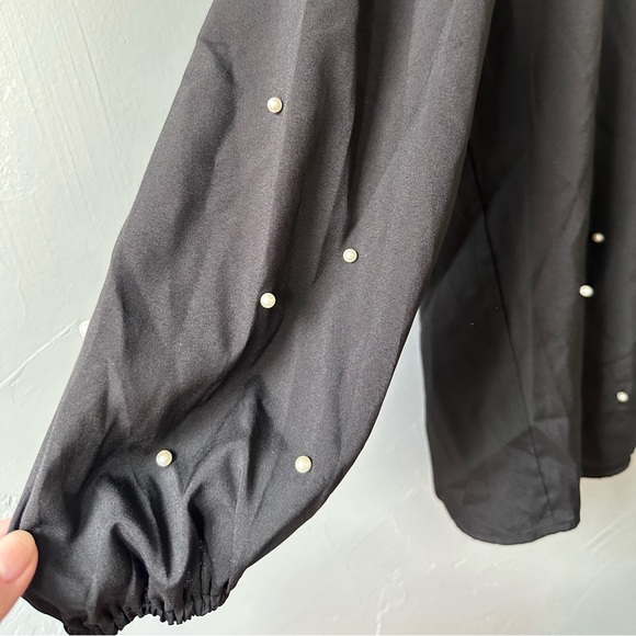 Black long sleeve top, with pearl beads, lantern sleeves, 3XL, SHEIN - Picture 3 of 10